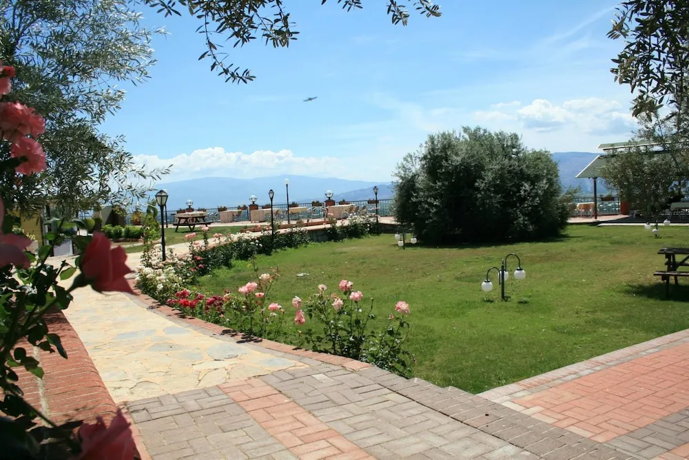 Standard Oda, Bahçe Manzaralı