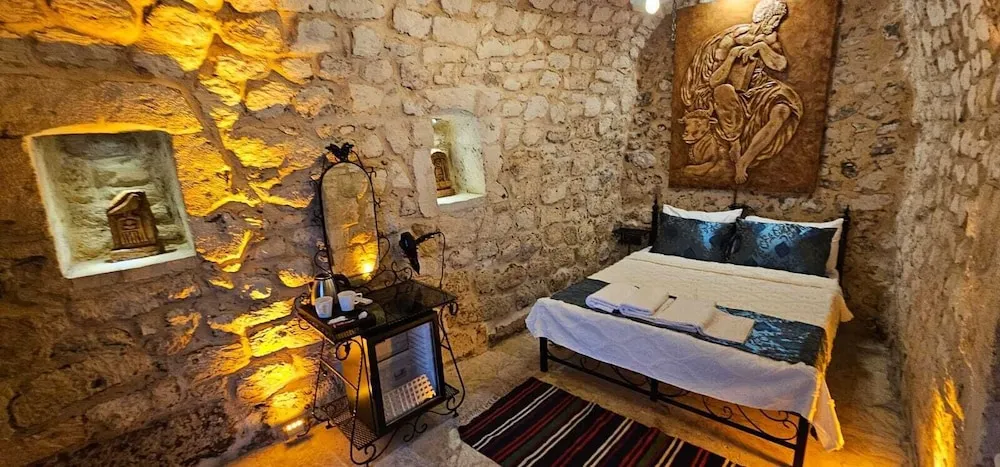 Cleopatra Antique Hotel