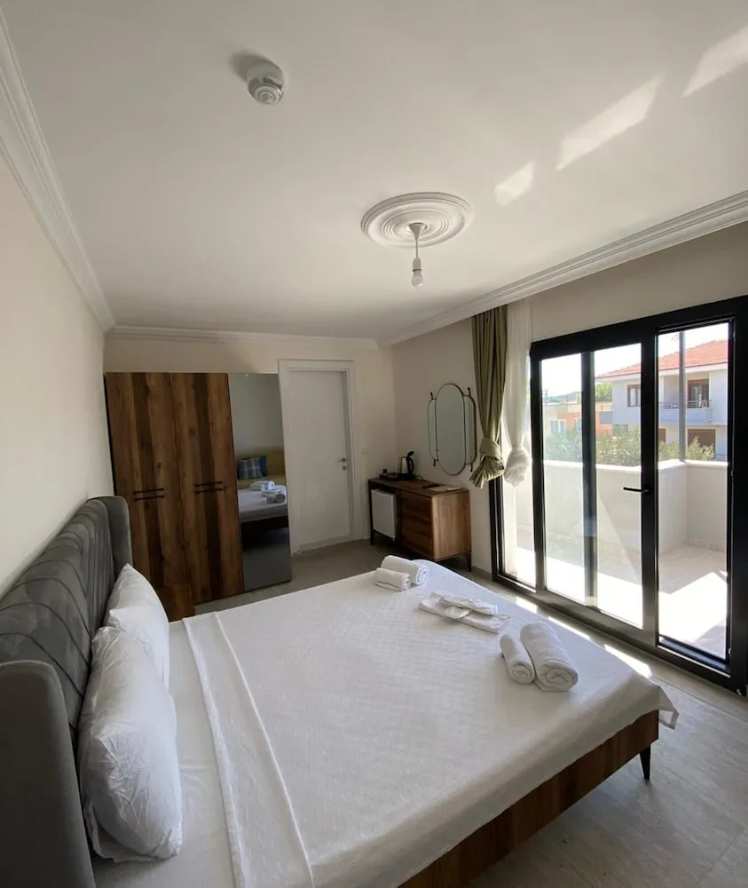 Deluxe Dört Kişilik Oda, Balkon, Bahçe Manzaralı