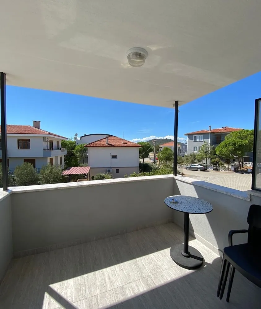 Deluxe Dört Kişilik Oda, Balkon, Bahçe Manzaralı