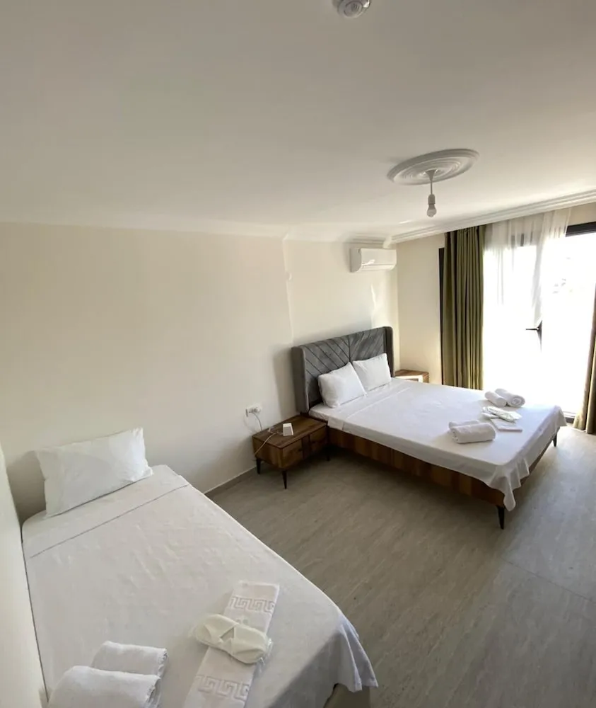 Family Üç Kişilik Oda, Balkon, Bahçe Manzaralı