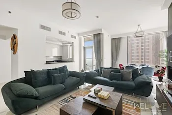 WelHome - 3BR Apt Located Directly on the Dubai Water Canal