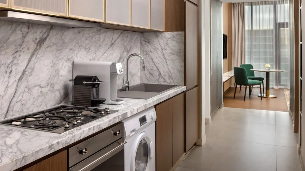 Stüdyo, 1 En Büyük (King) Boy Yatak, Balkon, Şehir Manzaralı (Kitchenette)