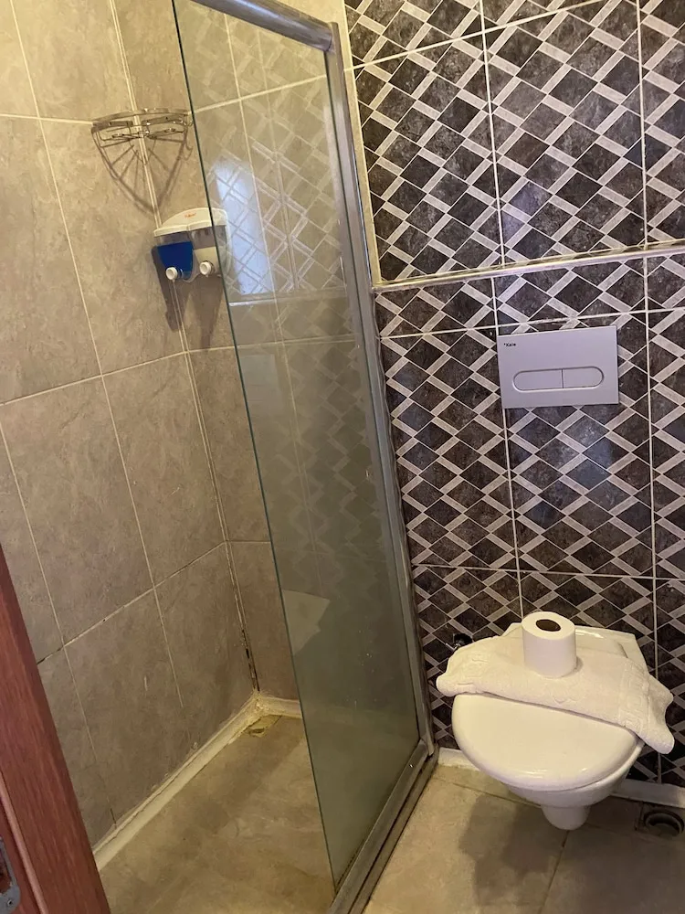 Basic Üç Kişilik Oda, Şehir Manzaralı