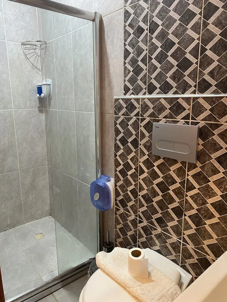 Basic Üç Kişilik Oda, Şehir Manzaralı