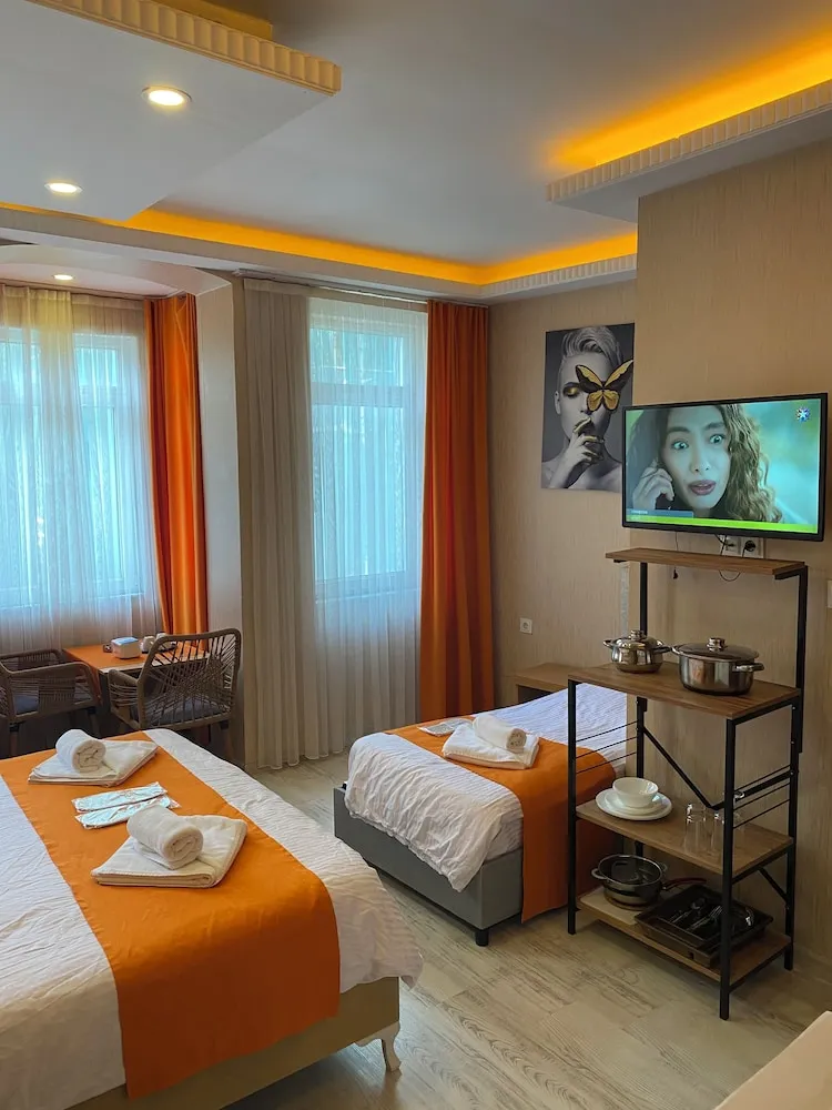 Basic Üç Kişilik Oda, Şehir Manzaralı