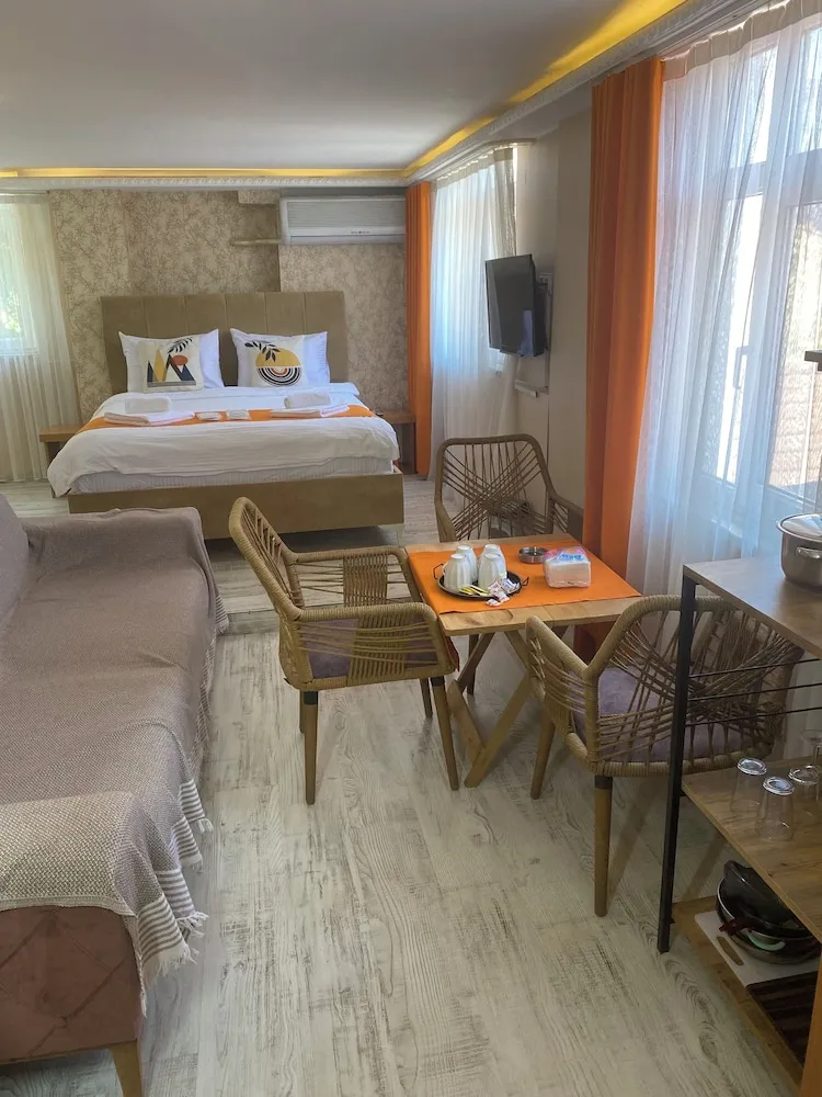 Basic Tek Büyük veya İki Ayrı Yataklı Oda, Şehir Manzaralı
