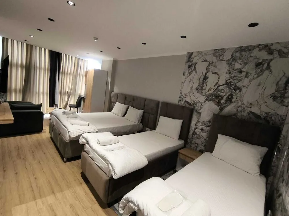 Luxury Oda