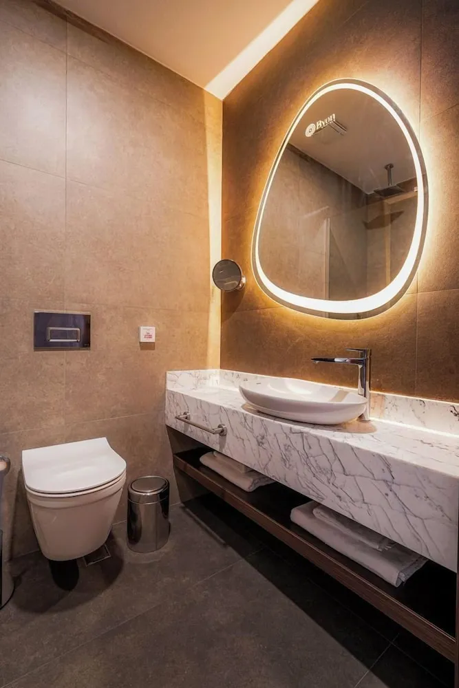 Corner Room, Non Smoking, City View