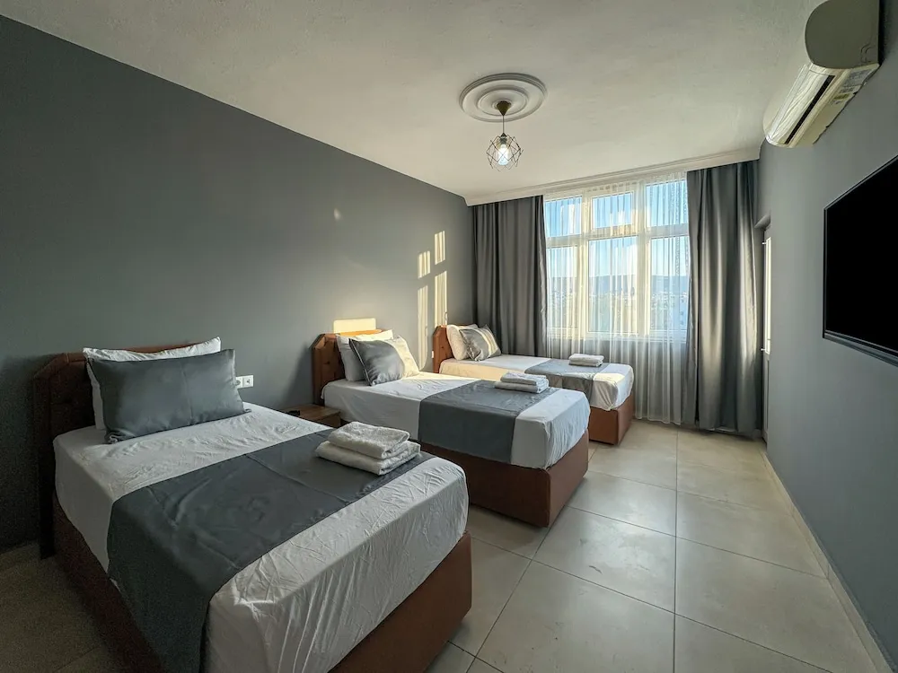 Basic Üç Kişilik Oda, Balkon