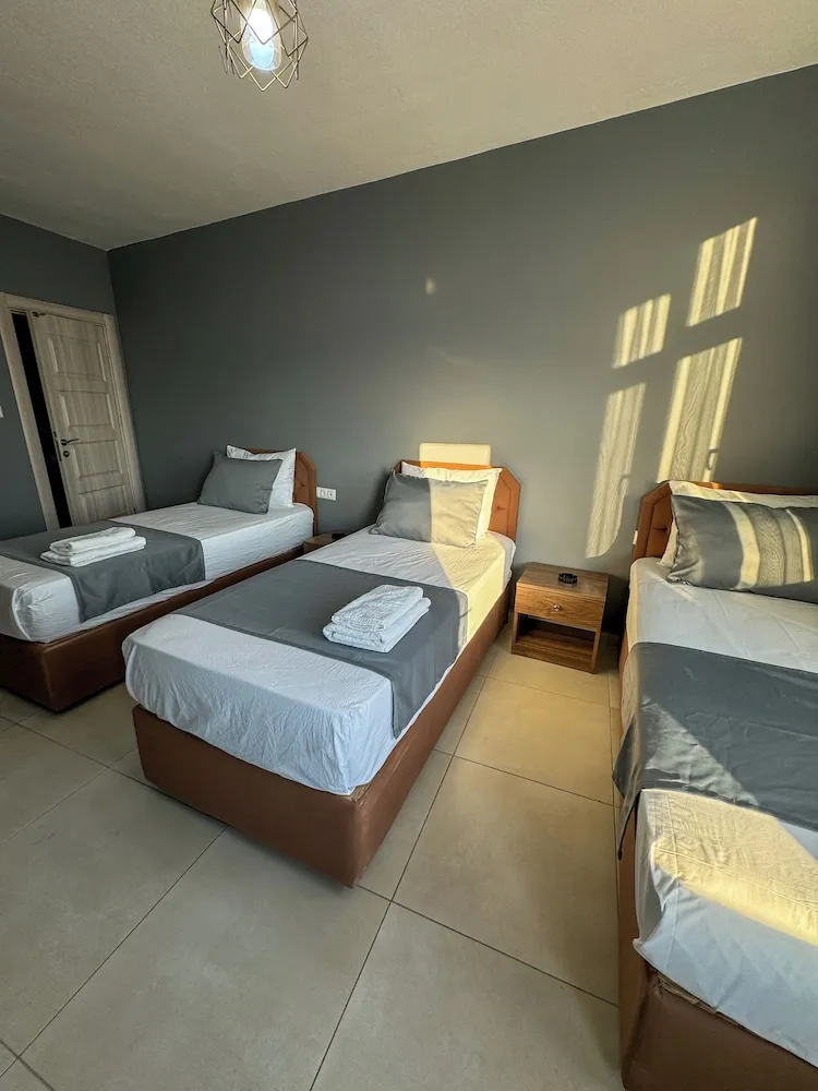 Basic Üç Kişilik Oda, Balkon