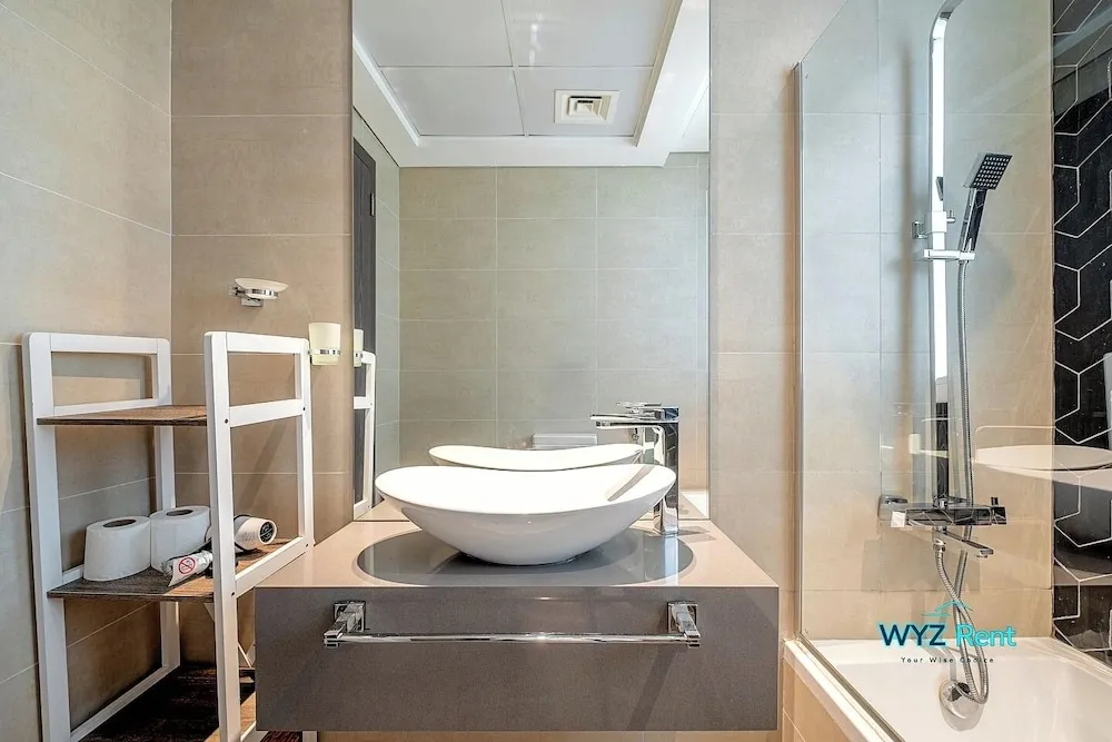 Standard Apart Daire, Balkon, Kanal Manzaralı