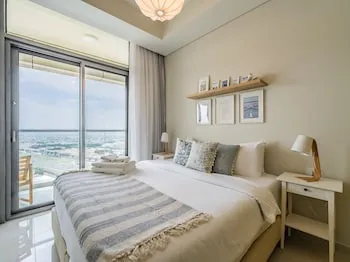 Modern and Cozy Condo With City Views