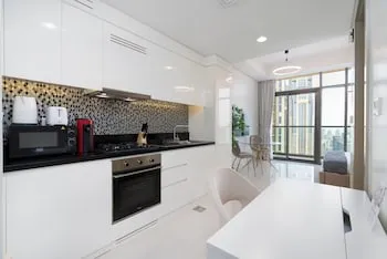 Lux BnB Aykon City I Skyline Canal Views