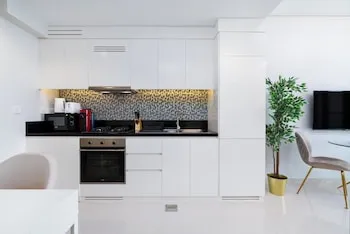Lux BnB Aykon City I Skyline Canal Views