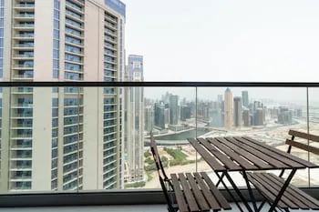 Lux BnB Aykon City I Skyline Canal Views