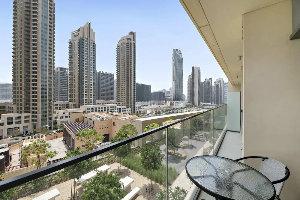 Burj royale 305