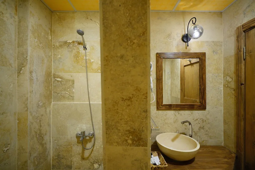 Luxury Tek Büyük Yataklı Oda, 1 En Büyük (King) Boy Yatak, Balkon