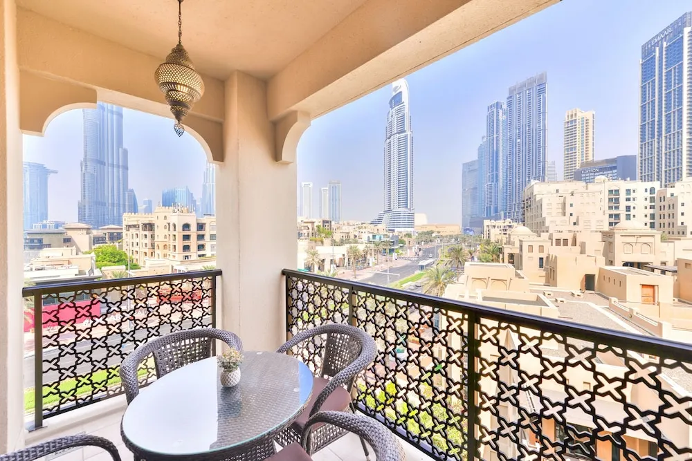 Deluxe 2BR Apartment