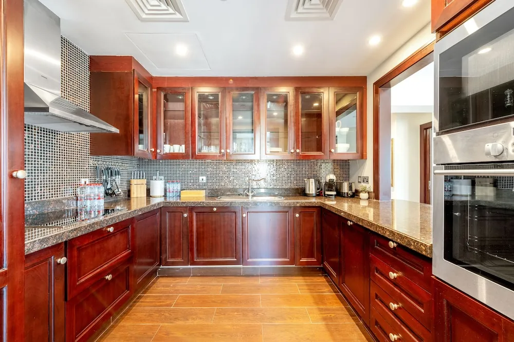 Deluxe 2BR Apartment