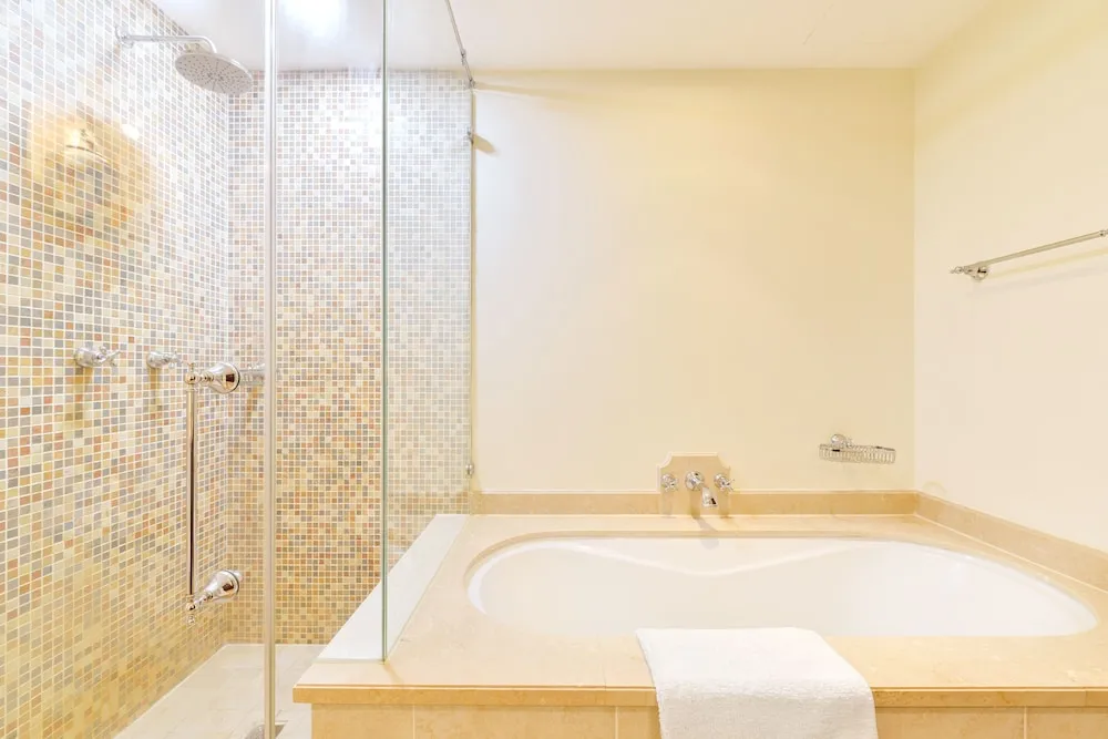 Deluxe 2BR Apartment