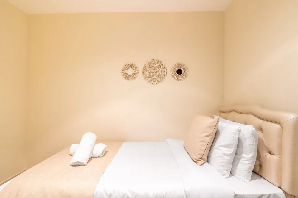 Deluxe 2BR Apartment