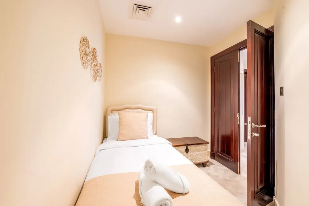 Deluxe 2BR Apartment