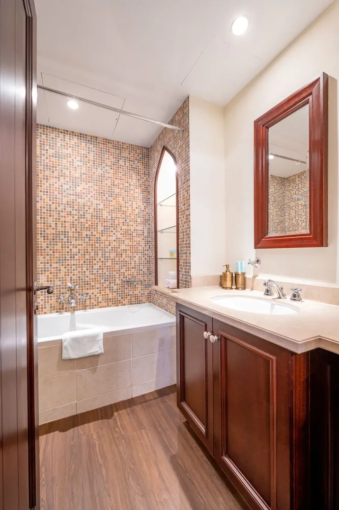 Deluxe 2BR Apartment