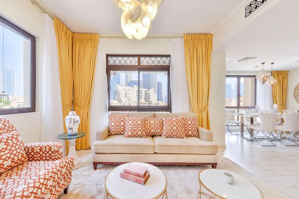 Deluxe 2BR Apartment