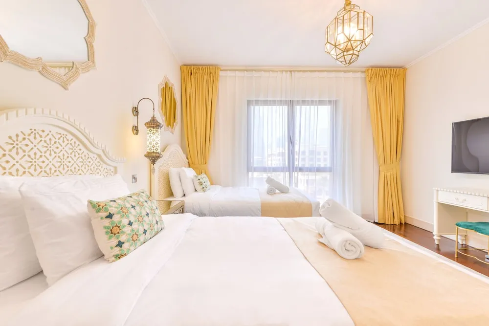 Deluxe 2BR Apartment