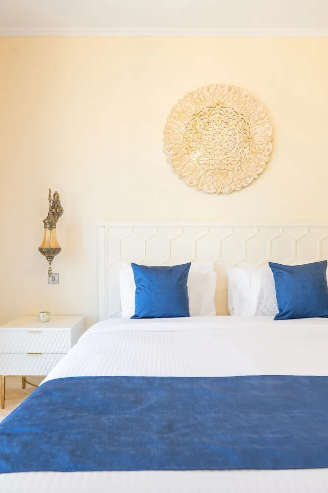 Deluxe 2BR Apartment