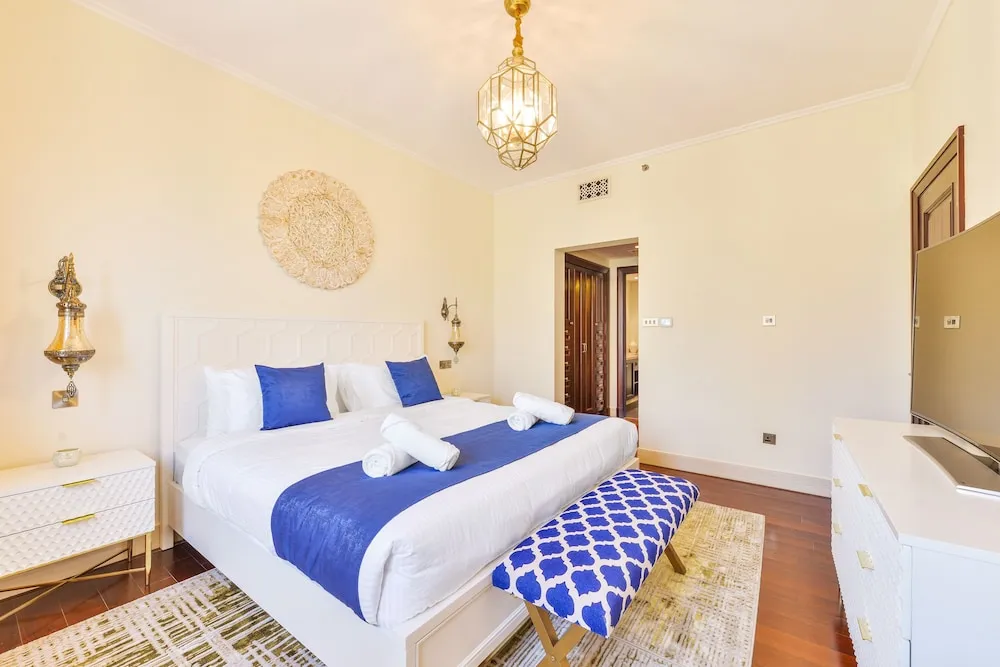 Deluxe 2BR Apartment