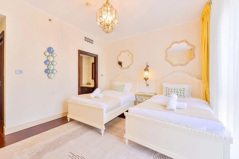 Deluxe 2BR Apartment