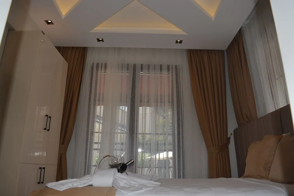 Comfort Tek Büyük Yataklı Oda