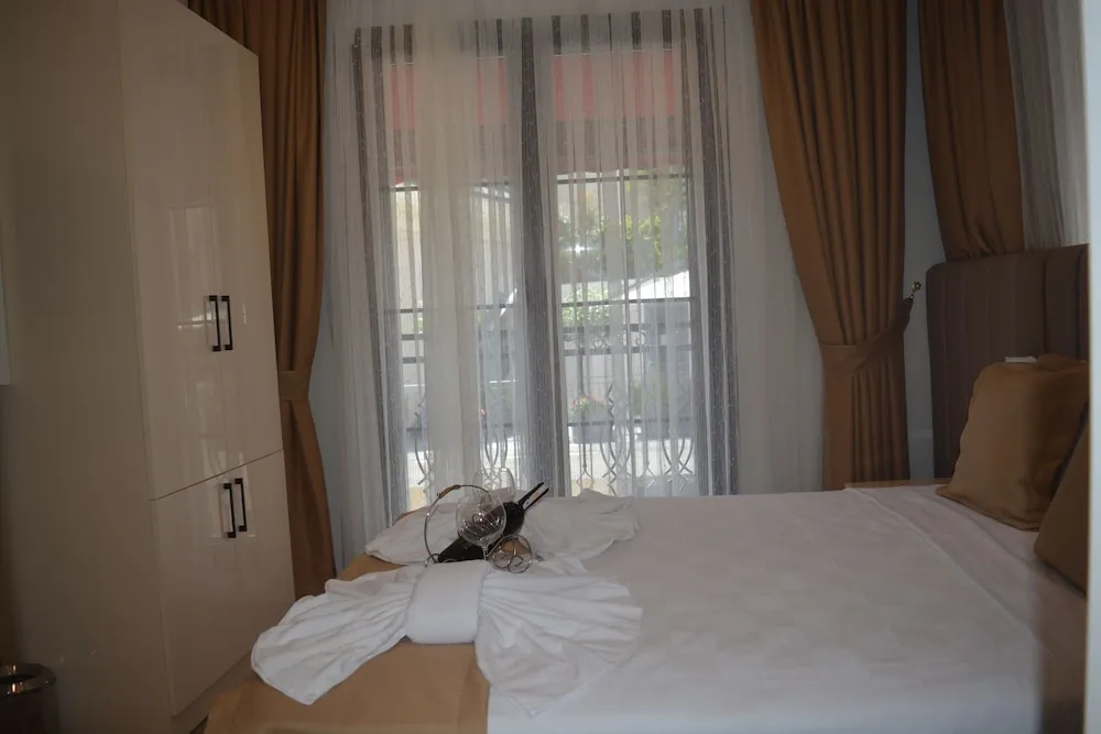 Comfort Tek Büyük Yataklı Oda