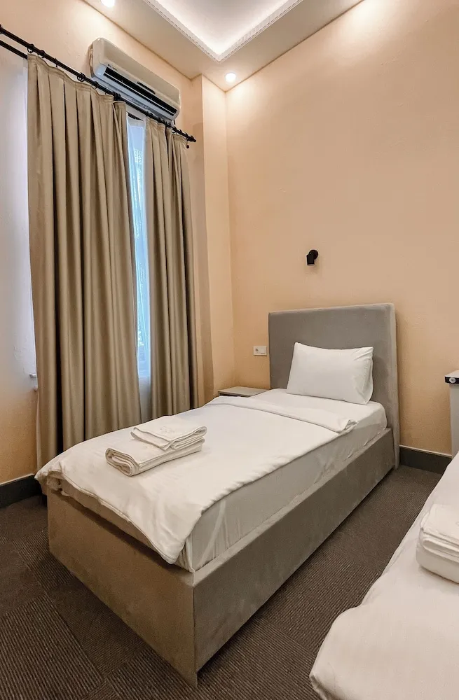 Classic Üç Kişilik Oda