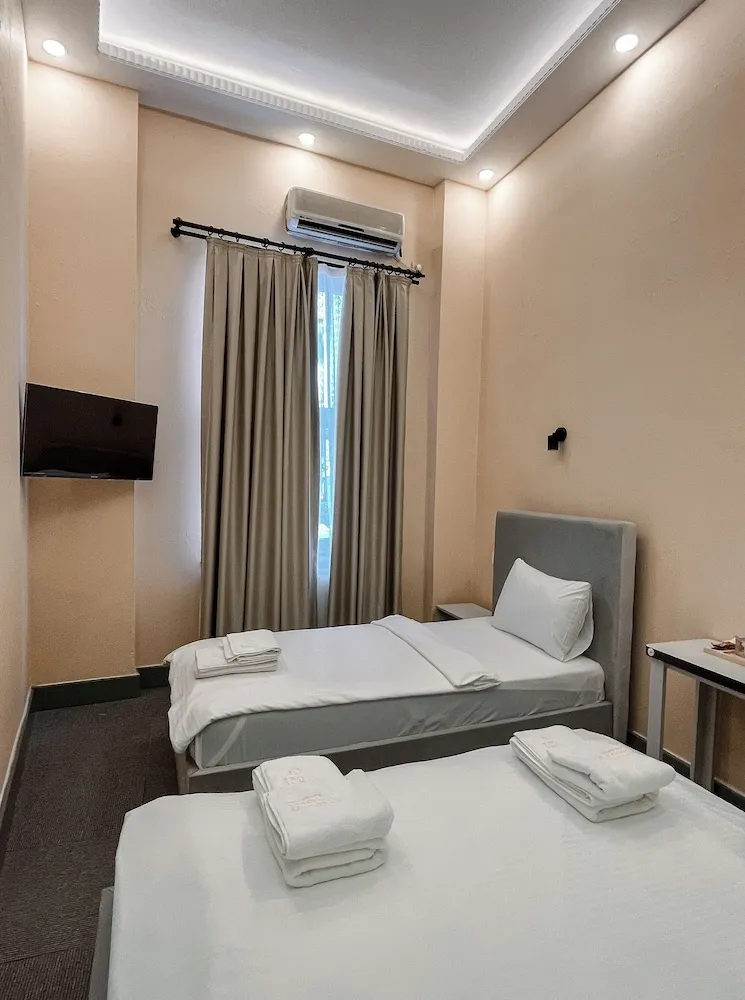 Classic Üç Kişilik Oda