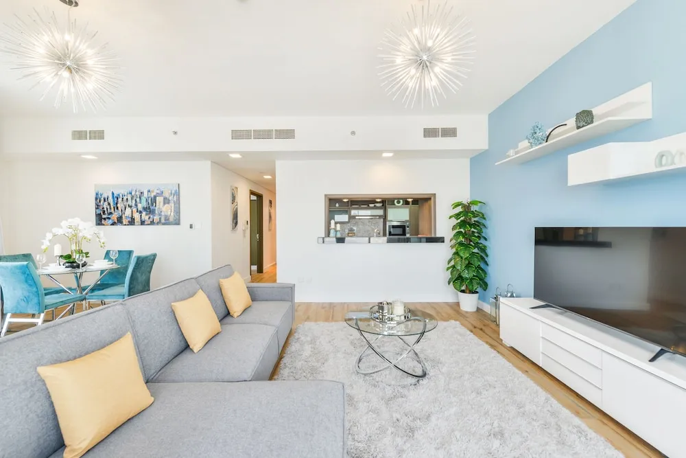 Deluxe 1BR Apartment