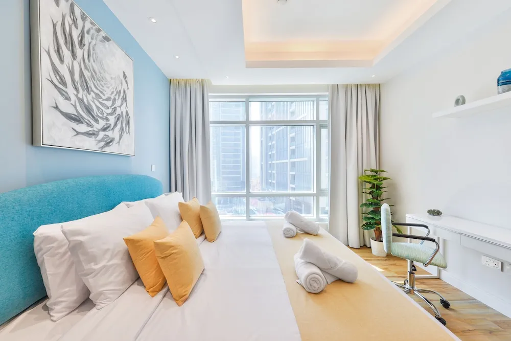 Deluxe 1BR Apartment