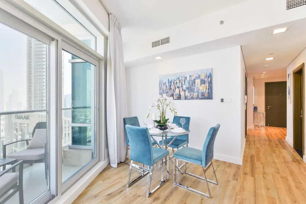 Deluxe 1BR Apartment