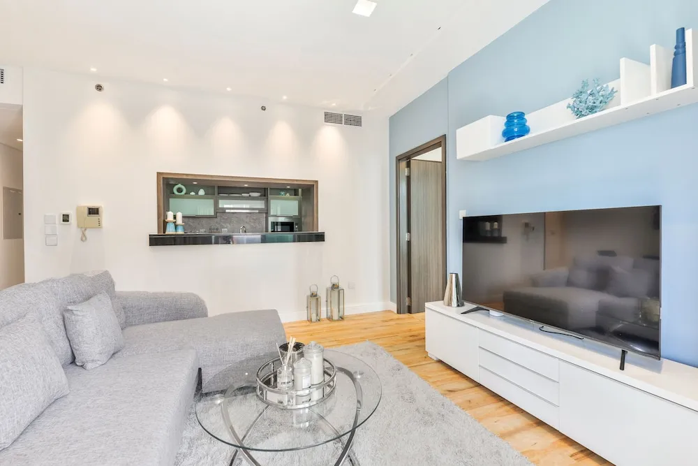 Deluxe 1BR Apartment