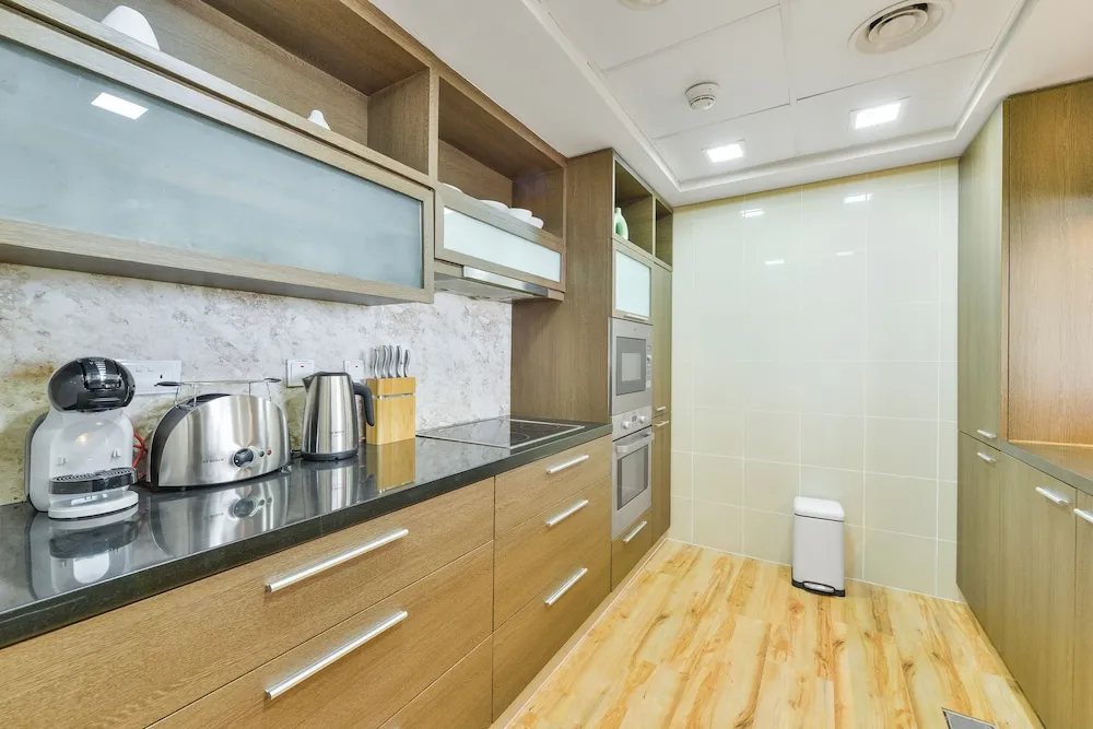 Deluxe 1BR Apartment