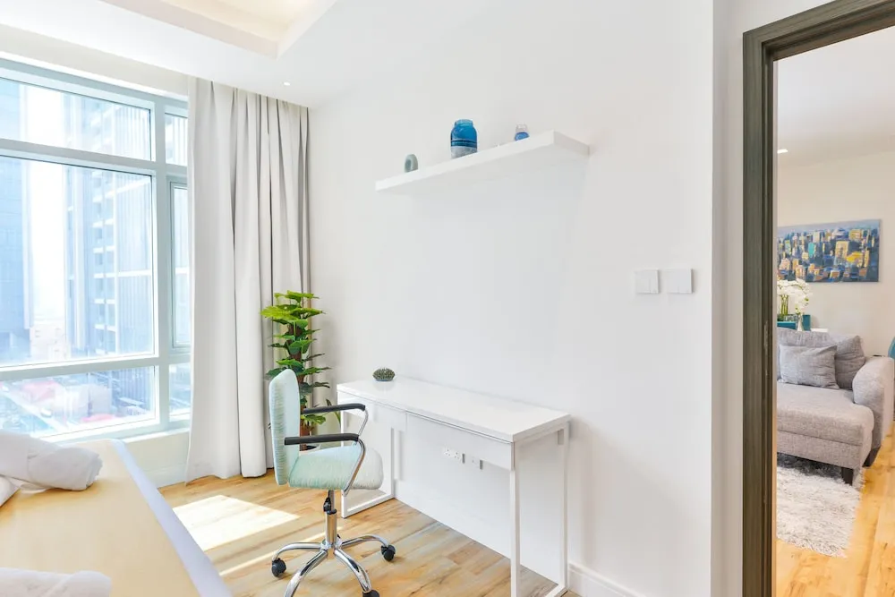 Deluxe 1BR Apartment