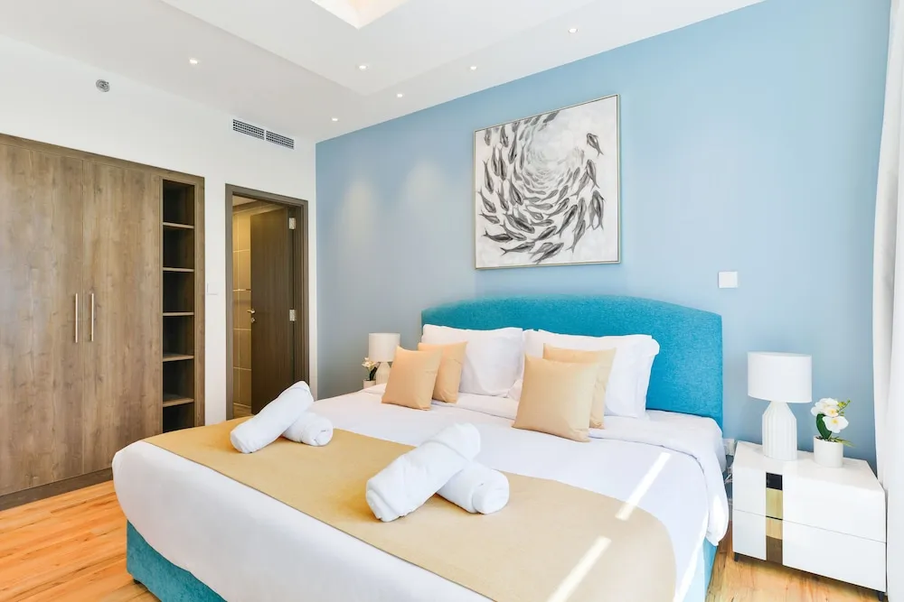 Deluxe 1BR Apartment