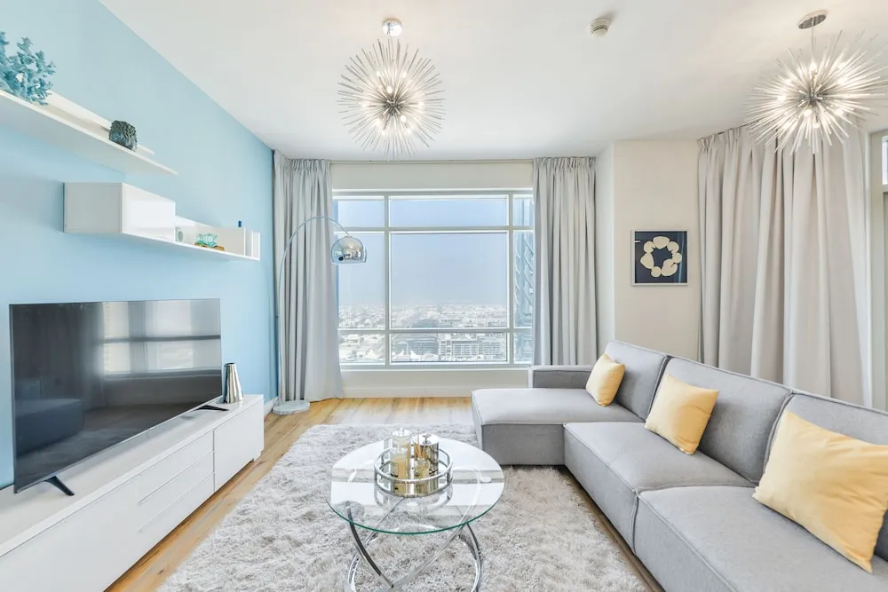 Deluxe 1BR Apartment