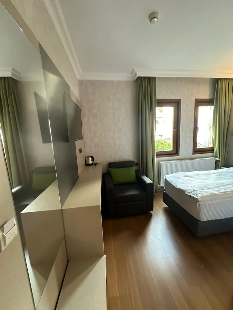 Deluxe Tek Büyük veya İki Ayrı Yataklı Oda, Şehir Manzaralı