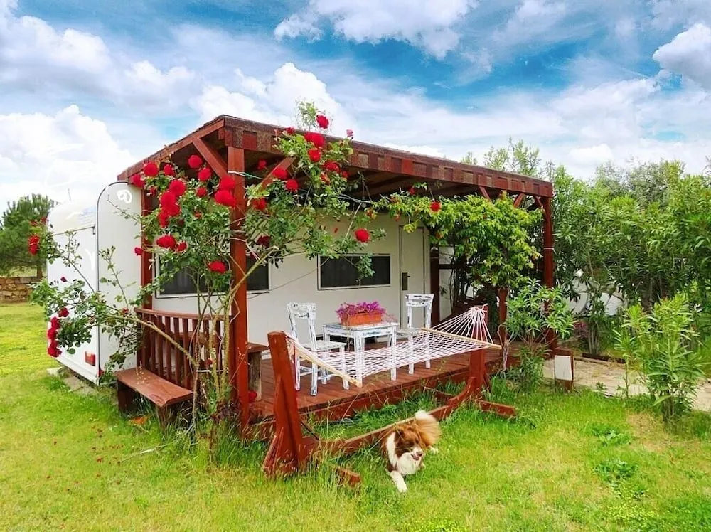 Romantic Karavan, 1 Çift Kişilik Yatak, Dağ Manzaralı