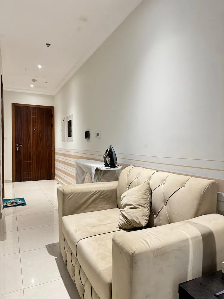 6 Bed Mixed Dormitory Room