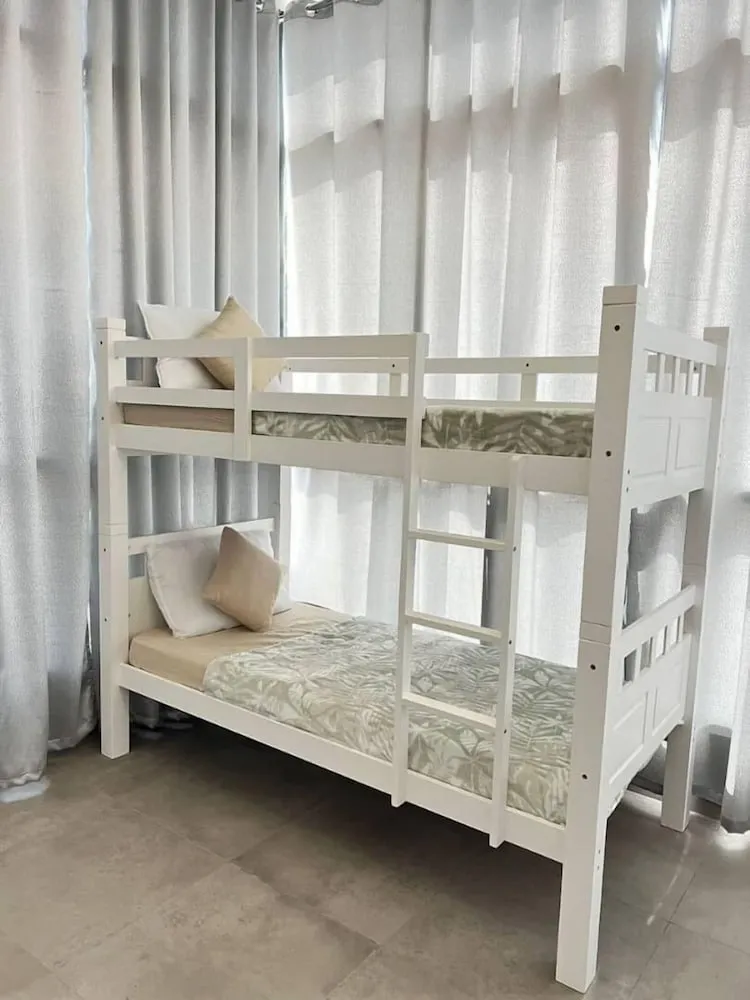 6 Bed Mixed Dormitory Room