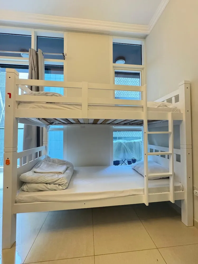 6 Bed Mixed Dormitory Room